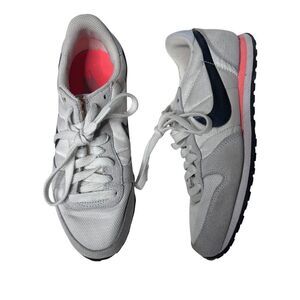 Nike women's WMNS Genicco white black pure platinum size 7.5